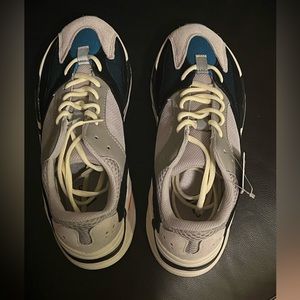 BRAND NEW Yeezy boost 700 sneakers (made my adidas)